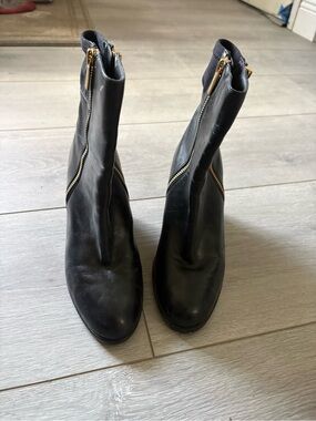 Michael Kors 7M Black Leather Women's Wedge  Ankle Boots with Gold Zipper